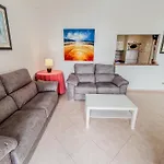 Skol 335. Fantastic Beachfront Facing South. Lejlighed Marbella