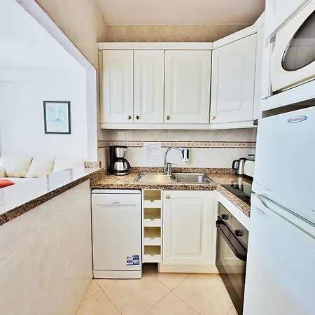 Apartamento Skol 335. Fantastic Beachfront Facing South. *